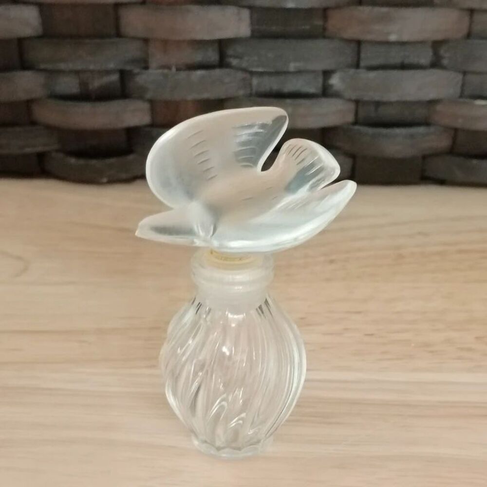 Vintage Nina Ricci Lalique Collectible Empty Glass Perfume Bottle with Dove